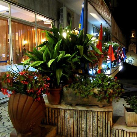 Hotel Riviera Sanremo Bagian luar foto