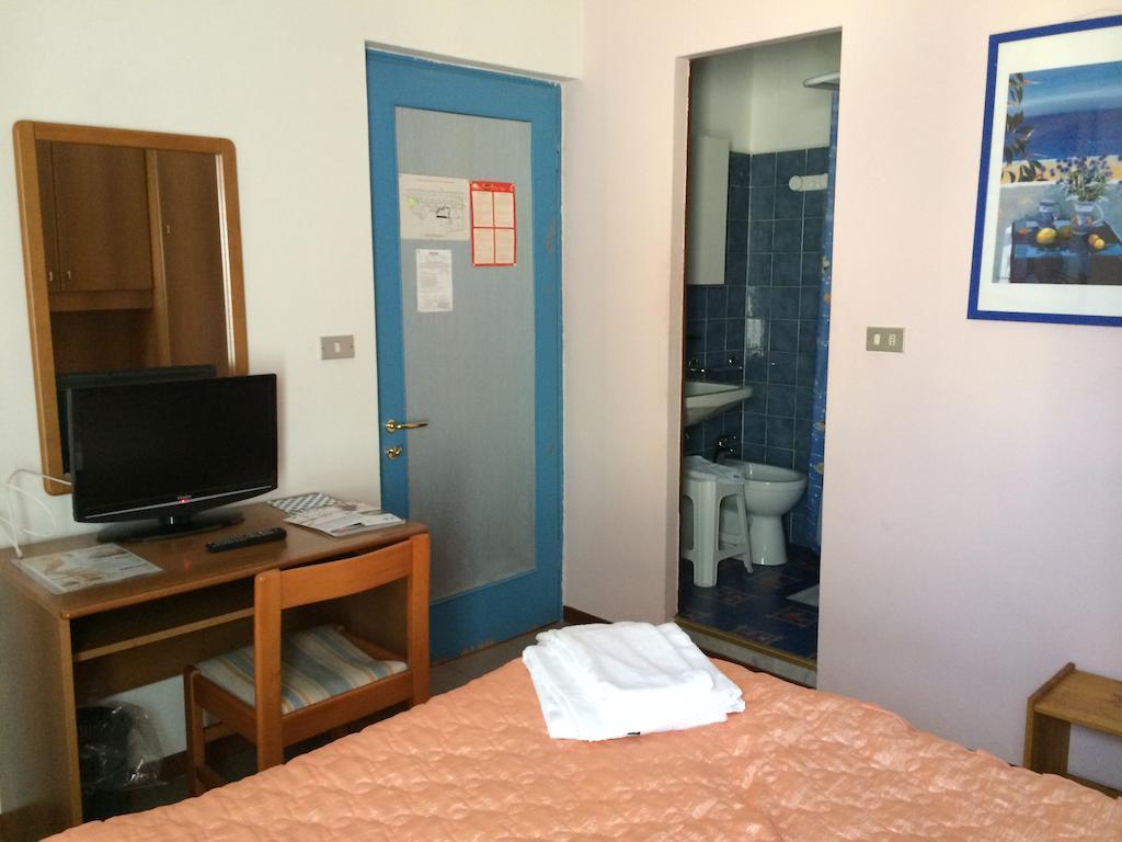 Hotel Riviera Sanremo Bagian luar foto